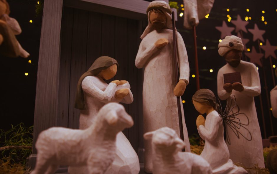 creche - Nativity scene - Christmas Reminds Me